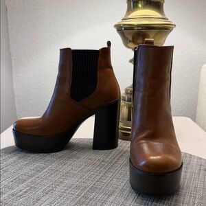 Steve Madden Brown Geanna Platform Chelsea Ankle Boots